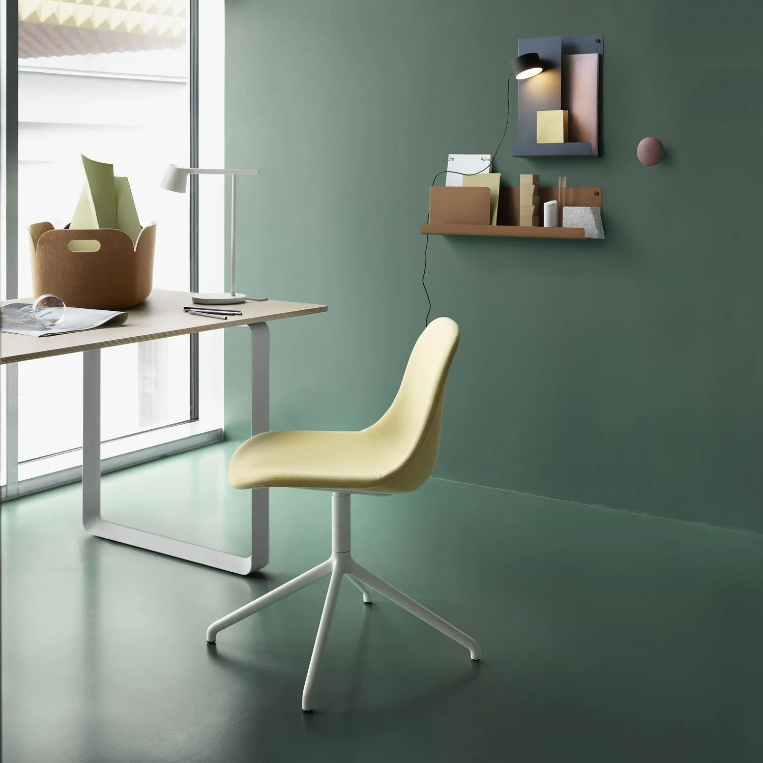 muuto | 70/70 table | solid oak   grey base 225x90cm